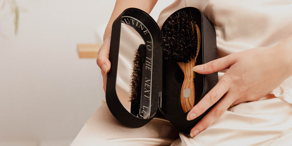 Comment Nettoyer Une Brosse En Poil De Sanglier 4 raisons d'offrir une brosse à cheveux en poils de sanglier à Noël