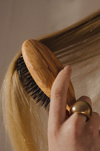 Altesse Studio hairbrush in boar bristles for fine to medium hair