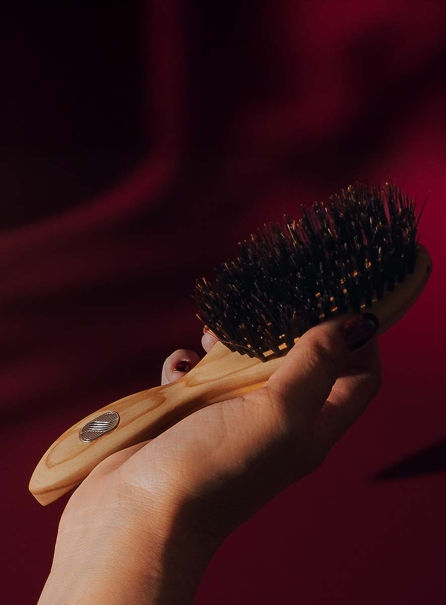 Hairbrushes from the Prestige collection in boar bristles are 100% handmade, repaired for life and numbered.