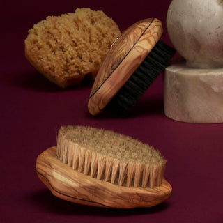 Avec la brosse corps Vitalis Altesse Studio, prolongez les effets d’un drainage lymphatique entre deux séances