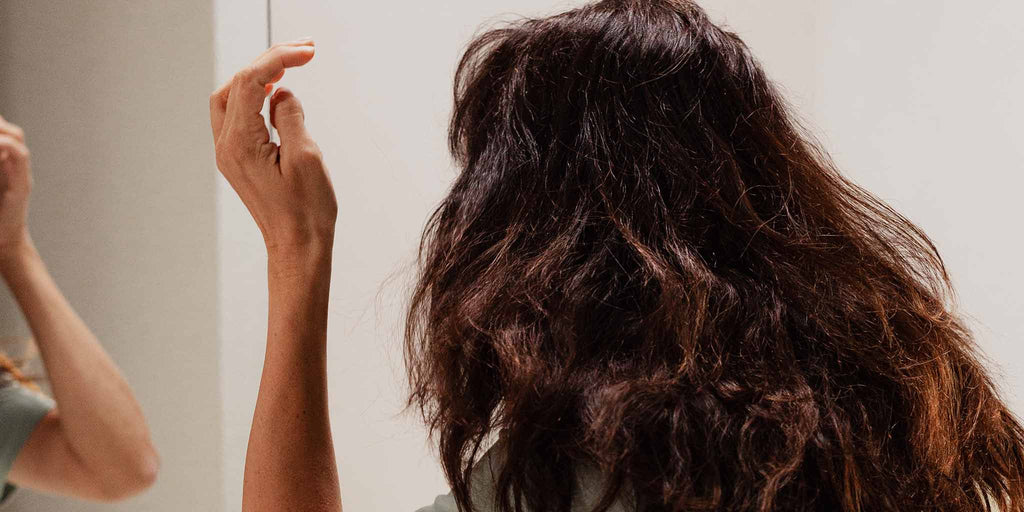 Frizzy, fluffy hair: how a hairbrush can be a great natural solution