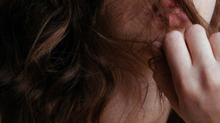 Delicate hair between your fingers - Altesse Studio hairbrush collection designed to limit hair loss