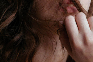 Delicate hair between your fingers - Altesse Studio hairbrush collection designed to limit hair loss