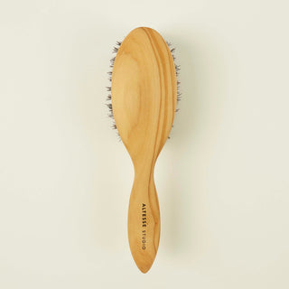 Brosse adaptée à tous les types de cheveux - Altesse Studio